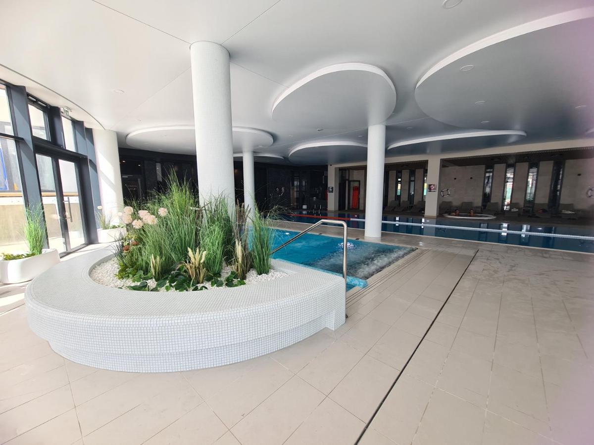 Polanki Aqua Apartamenty Nielimitowany Dostep Do Basenow Parking Free Kołobrzeg Exterior foto